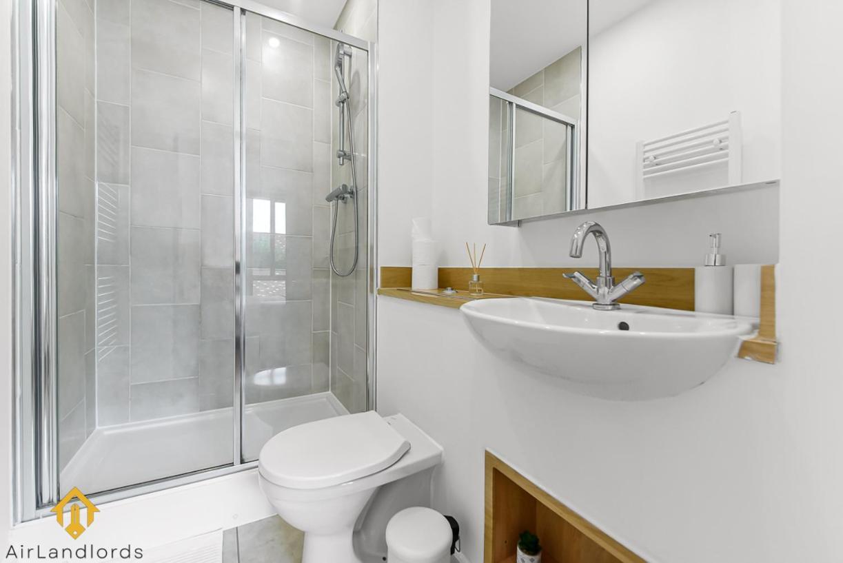 לונדון Exclusive 3 Bed 3Bath Penthouse Near Canary Wharf מראה חיצוני תמונה