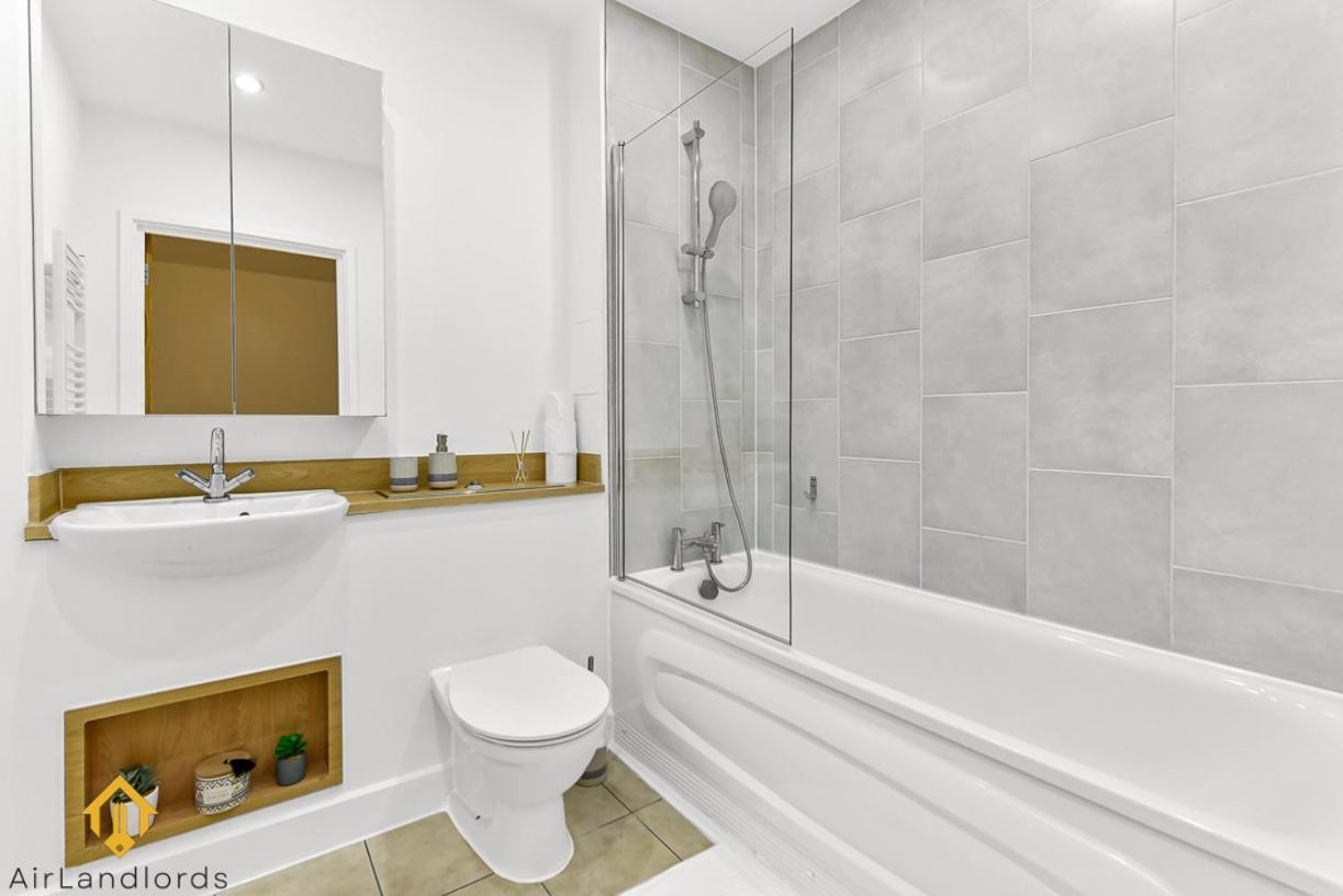 לונדון Exclusive 3 Bed 3Bath Penthouse Near Canary Wharf מראה חיצוני תמונה